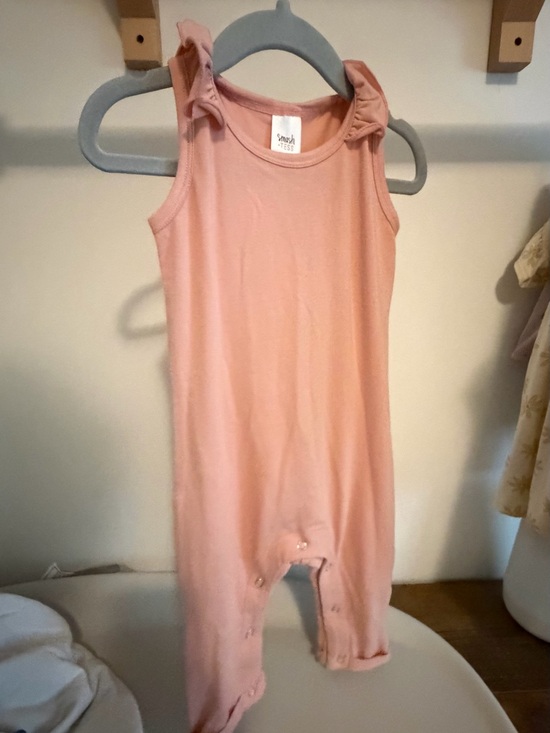 Smash + Tess Other - Smash + Tess Blush Pink Ruffle Shoulder Baby Romper